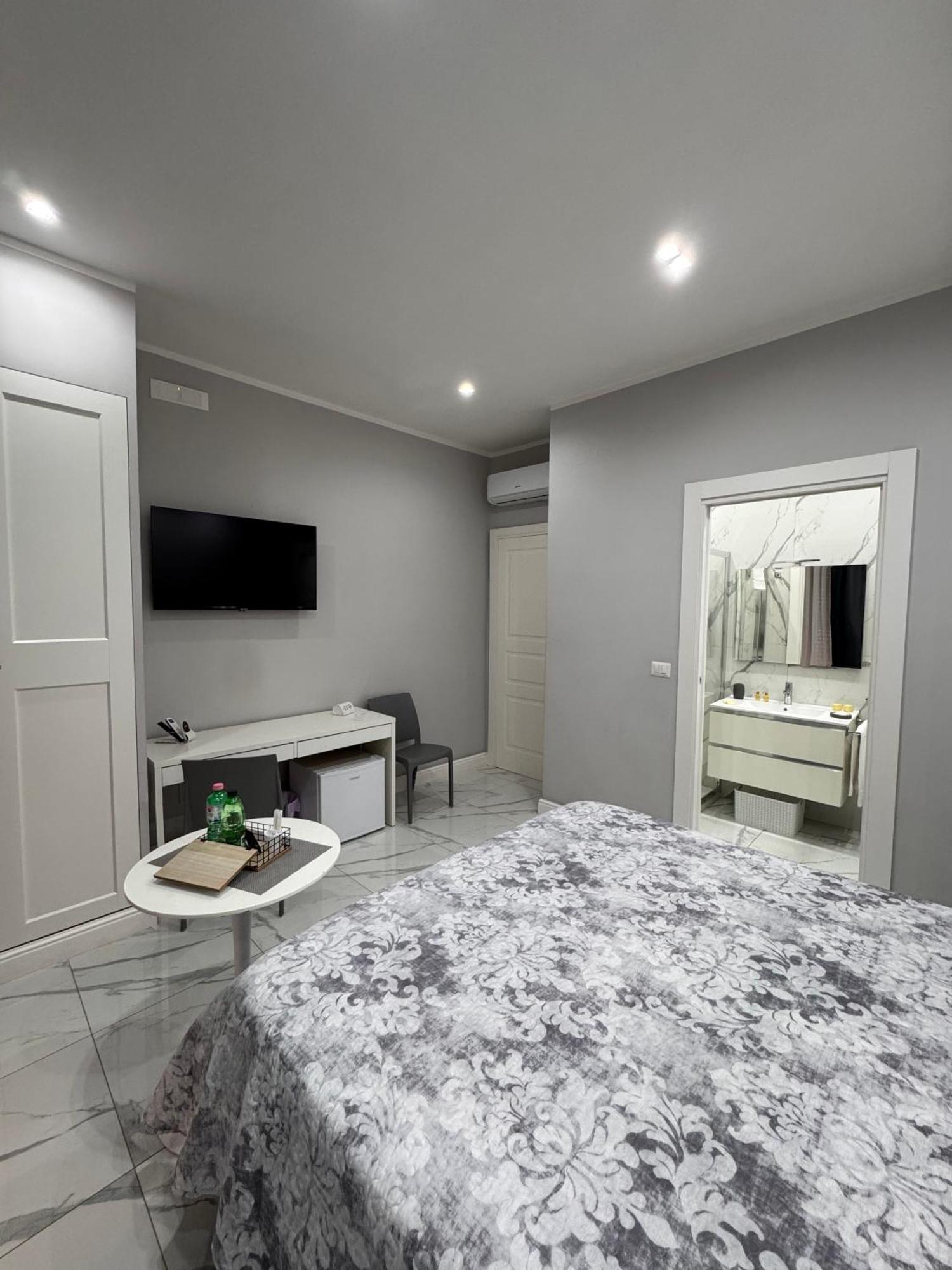 نابولي Lady Mary'S Luxury Suites المظهر الخارجي الصورة