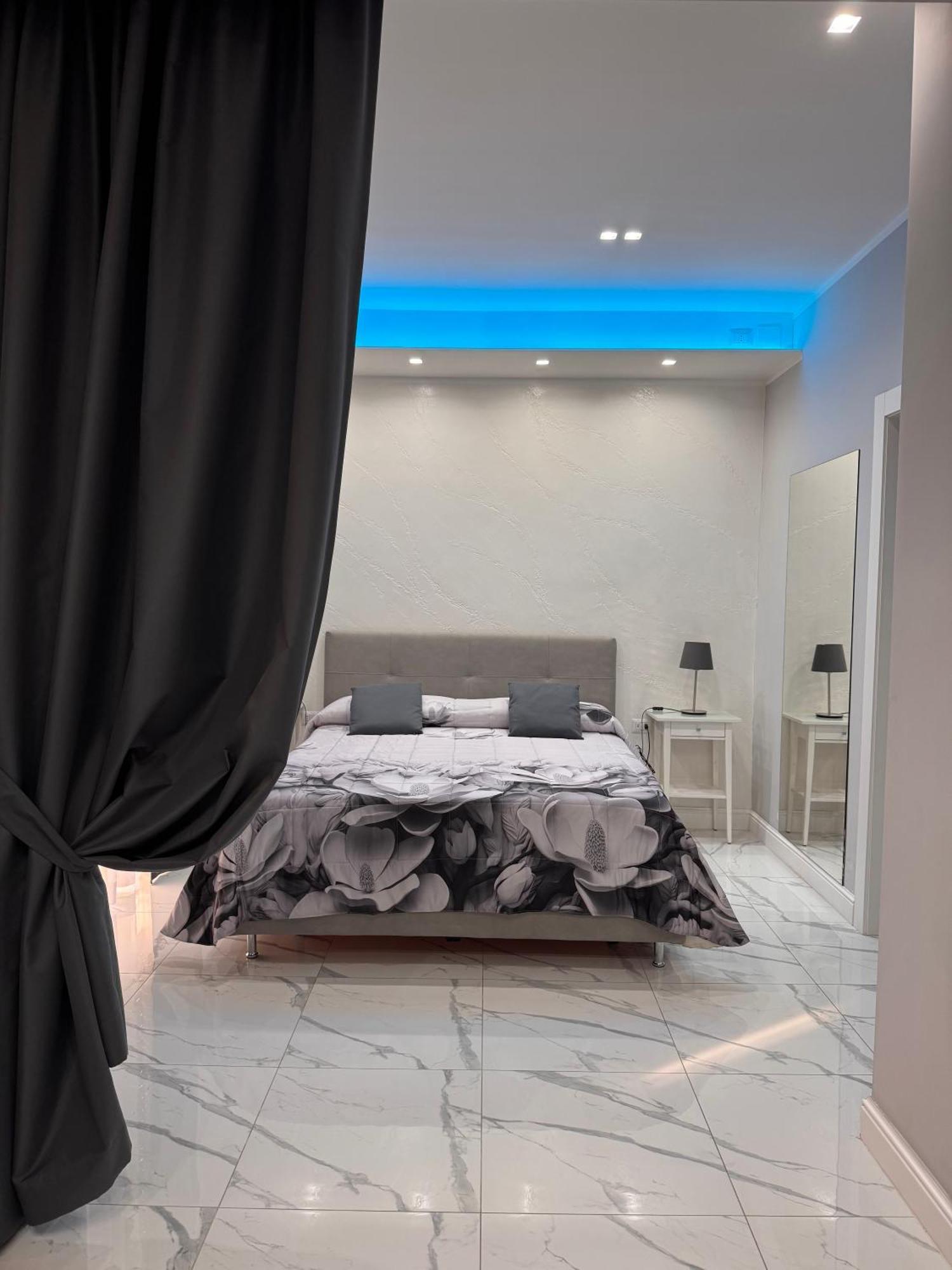 نابولي Lady Mary'S Luxury Suites المظهر الخارجي الصورة