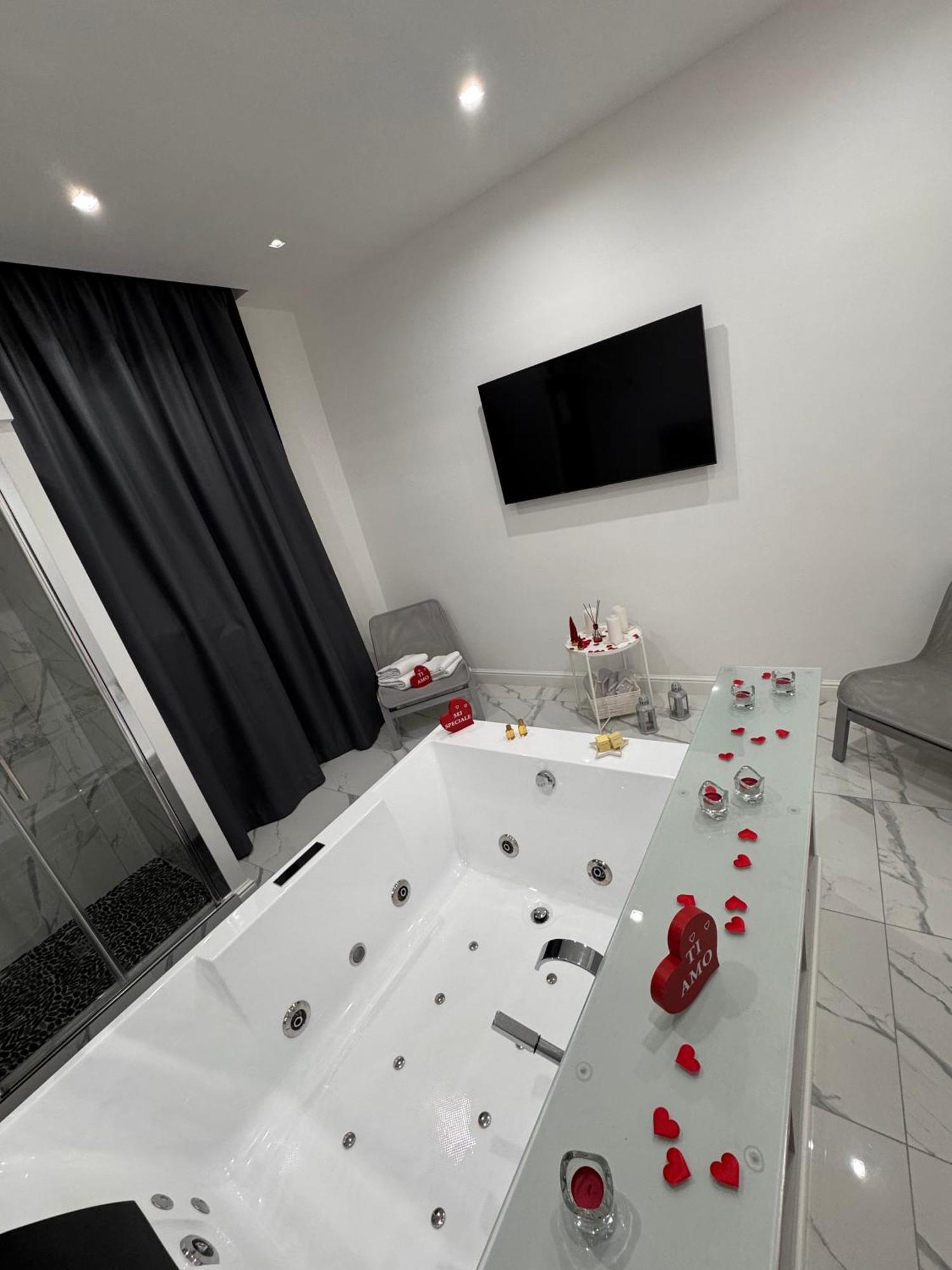 نابولي Lady Mary'S Luxury Suites المظهر الخارجي الصورة
