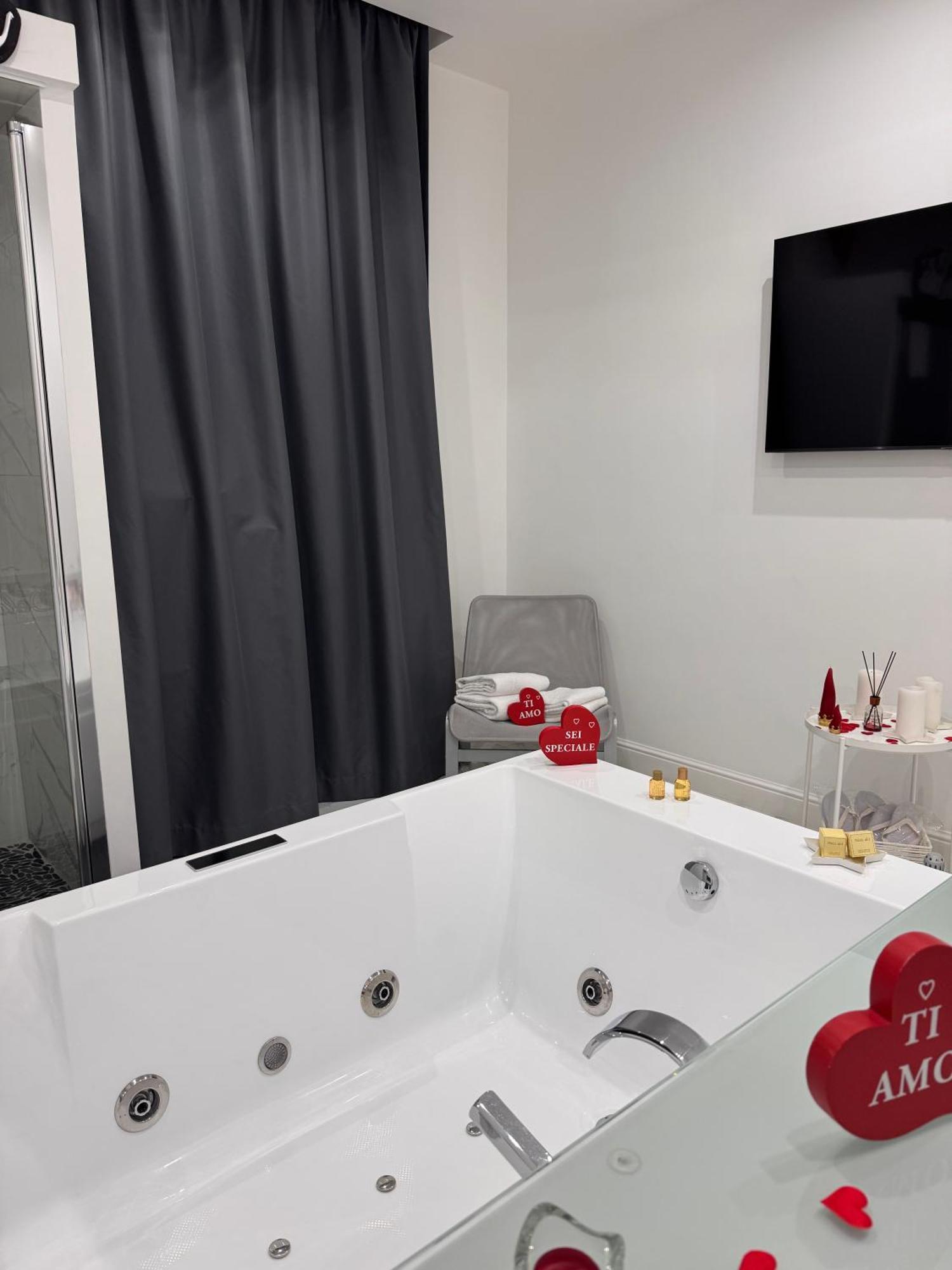 نابولي Lady Mary'S Luxury Suites المظهر الخارجي الصورة